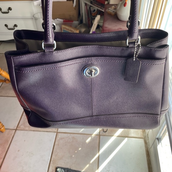Coach purse,EUC - Picture 3 of 10